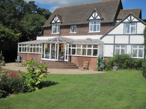 Trumbles Gatwick B&B Exterior Photos