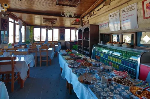 Travel Inn Cave Hotel Restauration Photos