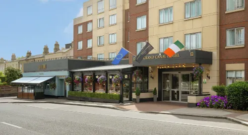 Grand Canal Hotel Exterior Photos
