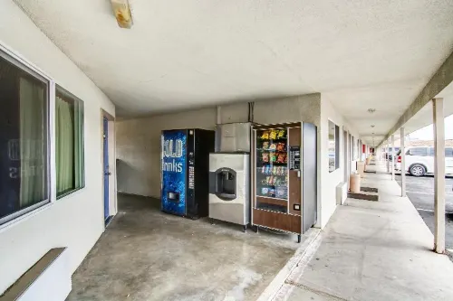 Motel 6 Manteca, CA À proximité de l'hôtel Photos