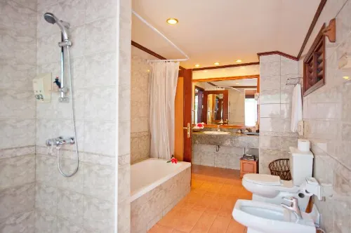 Royal Island Resort Kamar Photos