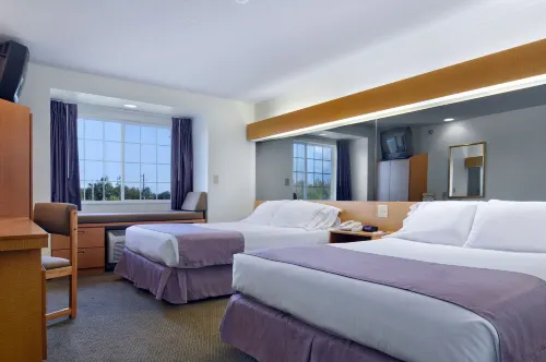 Microtel Inn & Suites by Wyndham Plattsburgh Phòng Photos