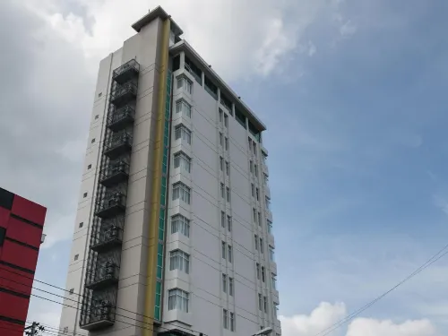 The One Hotel Makassar Eksterior Photos
