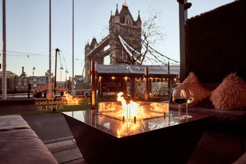 The Tower Hotel, by Thistle Öffentliche Flächen Photos