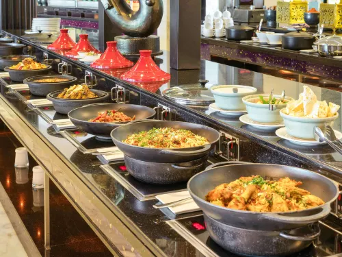 Sofitel Abu Dhabi Corniche Makanan Photos