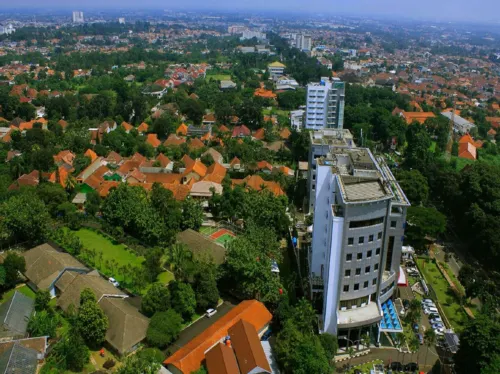 Swiss-Belhotel Bogor Dekat Hotel Photos