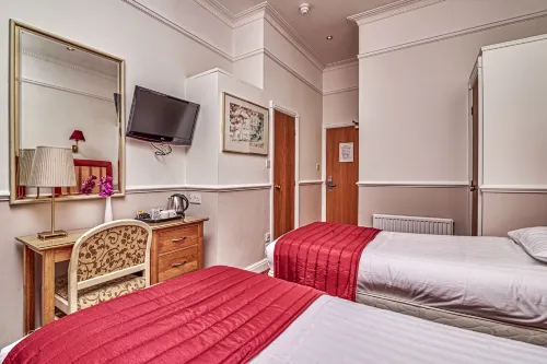 Hyde Park Radnor Hotel B&B Photos