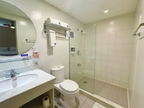 The Clipper House in Poblacion Makati Photos