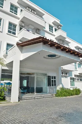 Avi Pangkor Beach Resort Extérieur Photos
