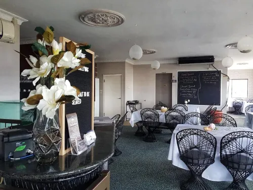 Y Motels Rockhampton Featured Photos