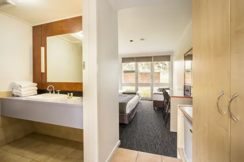 Burvale Hotel Photos