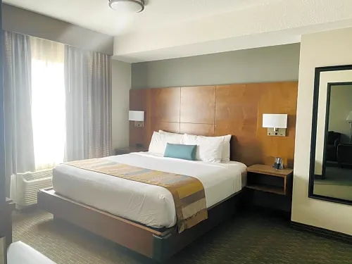 Wingate by Wyndham Calgary Airport Photos