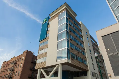 Holiday Inn Express New Rochelle Exterior Photos