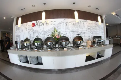 Amaris Hotel Sriwedari Solo Spisning Photos