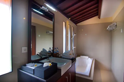The Awan Villas Kamar Photos