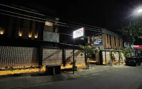 Padi Hotel Purwodadi Extérieur Photos
