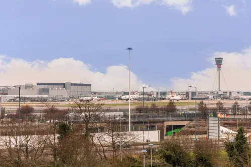 Radisson Hotel and Conf Centre London Heathrow Near Hotel Photos