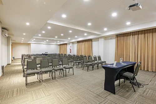 Slim Curitiba Av Das Torres Espaces Affaires Photos