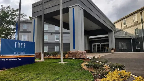 Tryp by Wyndham Tallahassee North I-10 Capital Circle Exterior Photos