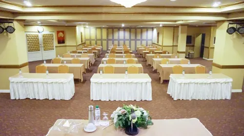 Viang Tak Riverside Hotel Business Photos