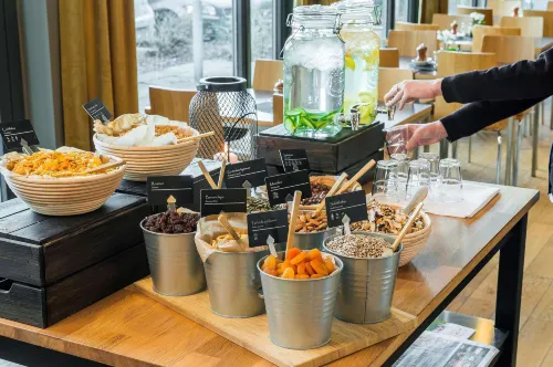 Smarthotel Forus Dining Photos