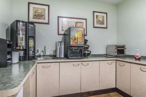 Econolodge Huntsville Dining Photos