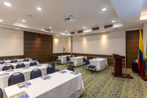 Hotel San Fernando Plaza Business Facilities Photos