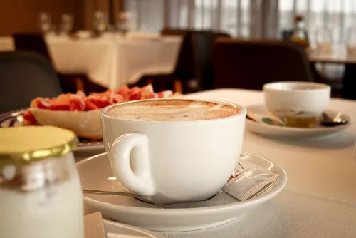 Hotel Avenida Dining Photos