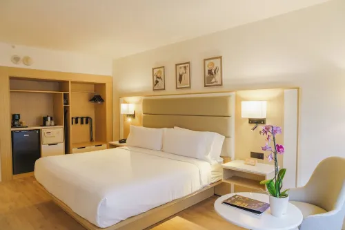 Ocean Sky Hotel & Resort Zimmer Photos