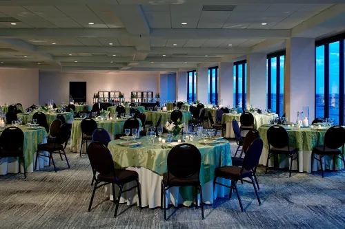 Renaissance St. Louis Airport Hotel Dining Photos