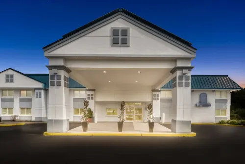 Baymont by Wyndham Westampton Extérieur Photos