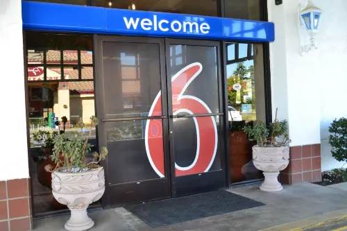 Motel 6 Oakdale, CA Esterni Photos