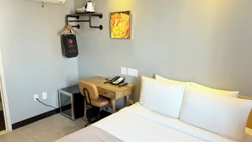 Madison LES Hotel Rooms Photos