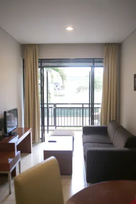 Grand Kuta Hotel and Residence Номера Photos