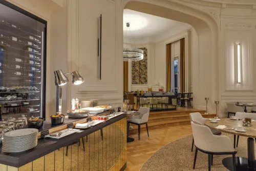 InterContinental Chantilly Chateau Mont Royal Dining Photos