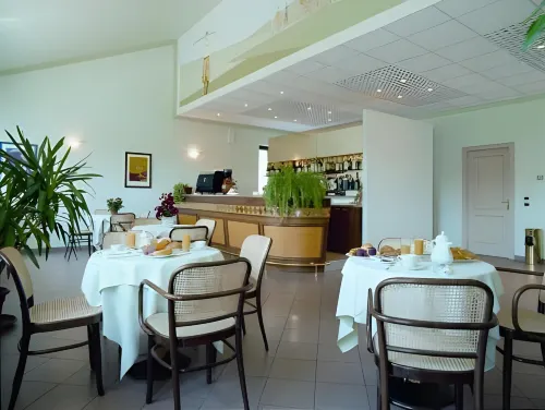 Serravalle Golf Hotel Restauration Photos