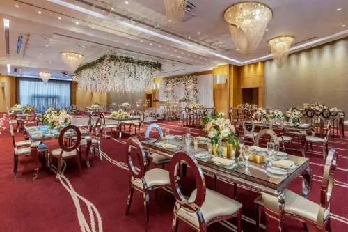Le Meridien Cairo Airport Dining Photos