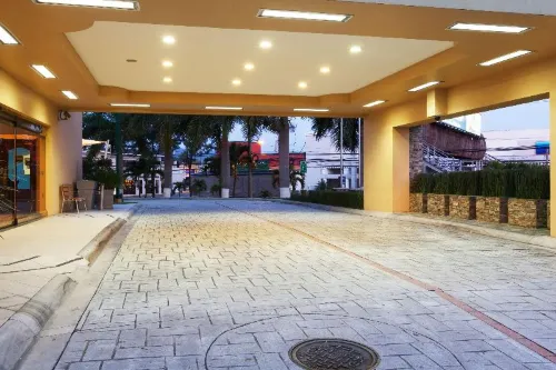 Holiday Inn San Salvador À proximité de l'hôtel Photos
