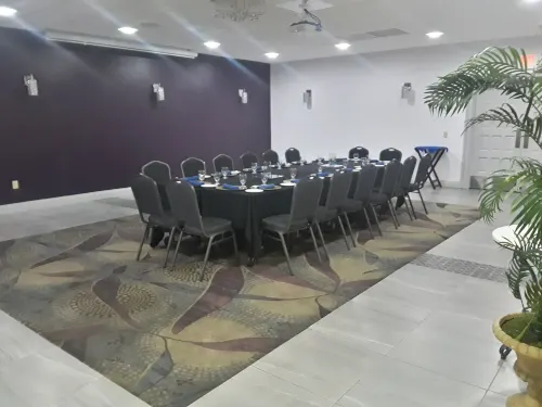 Clarion Inn & Suites Across from Universal Orlando Resort Featured Photos