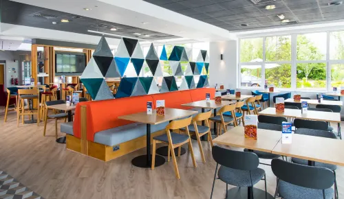 Holiday Inn Express Burton Upon Trent Restauration Photos