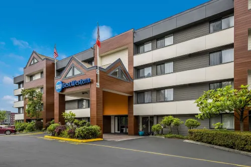 Best Western Alderwood Exterior Photos