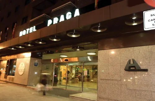 Hotel Praga Esterni Photos