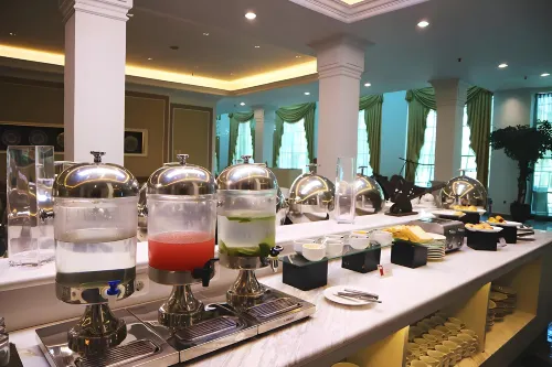 Grand Mahkota Hotel Restauration Photos
