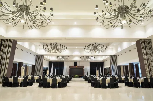 Estrella Hotel & Conference Dining Photos
