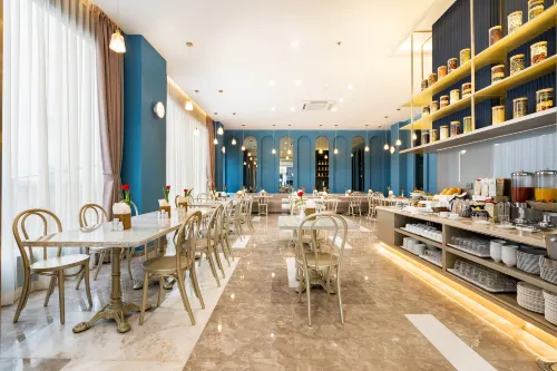 Jovia Hotel Dining Photos