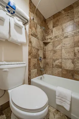 49'er Inn & Suites Rooms Photos