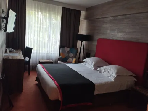New Hotel Charlemagne Rooms Photos