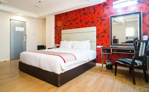 Queen Margarette Hotel - Downtown Featured Photos