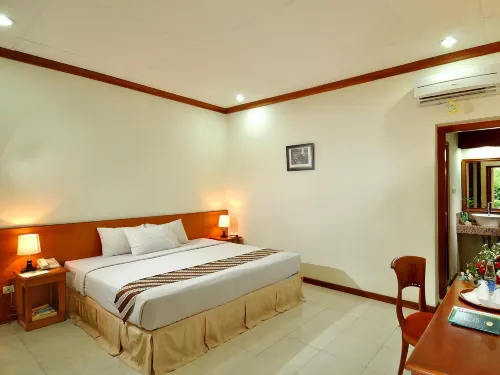 Hotel Dana Solo Photos