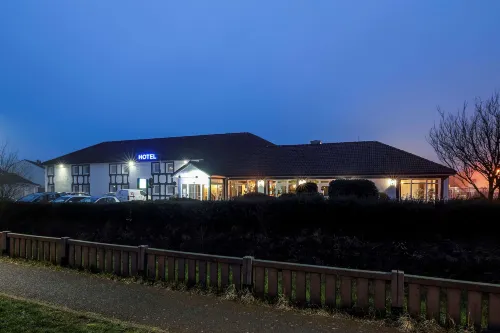 Sure Hotel by Best Western Calais Coquelles Tunnel s/ Manche Extérieur Photos